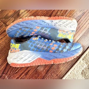 Hoka womens 7.5 style: W Clayton